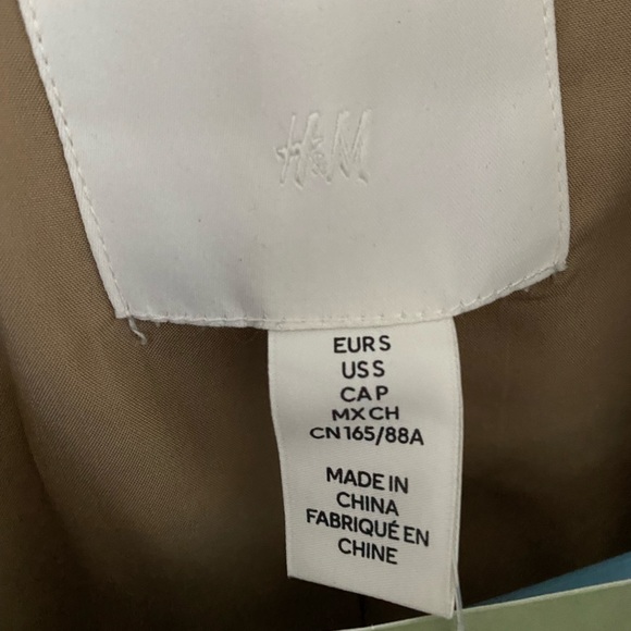 H&M Trench coat for Women - size small - worn once - beige - Picture 3 of 7